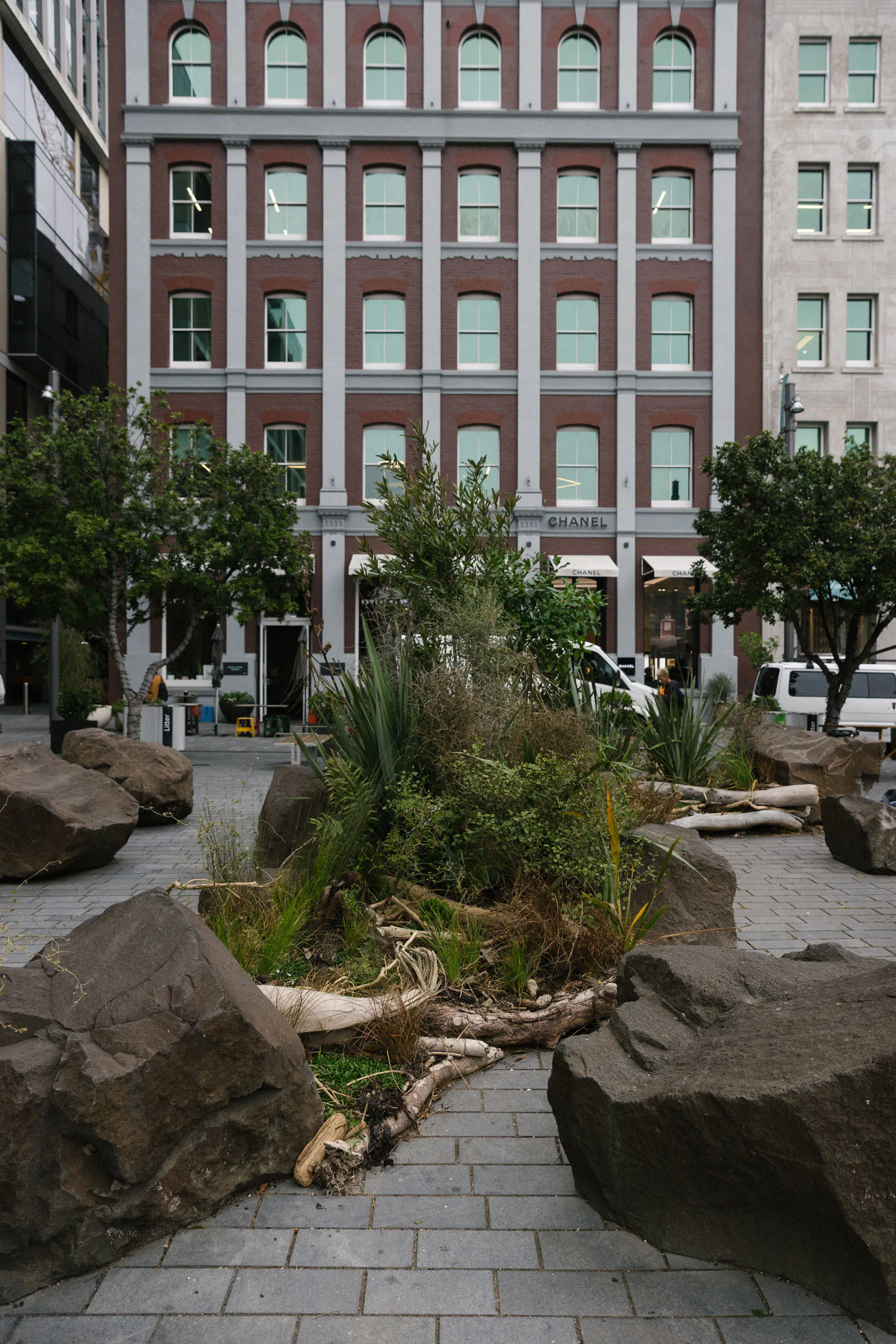 JP1 4935 website